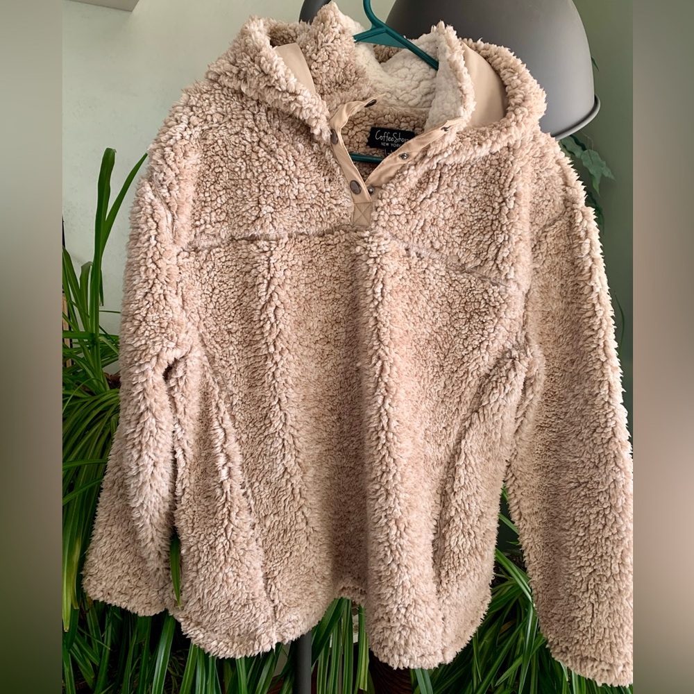 Coffee Shop fuzzy bear sweater. size L